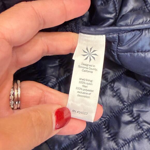 Athleta Grandview Quilted Jacket in Navy Blue Size Small - Picture 8 of 8